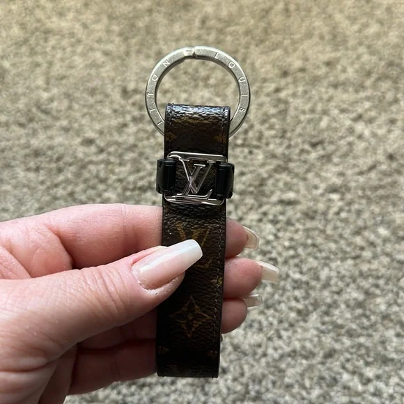 Authentic Louis Vuitton LV Dragonne Monogram Macassar Cles Key Holder Keychain - Picture 12 of 13